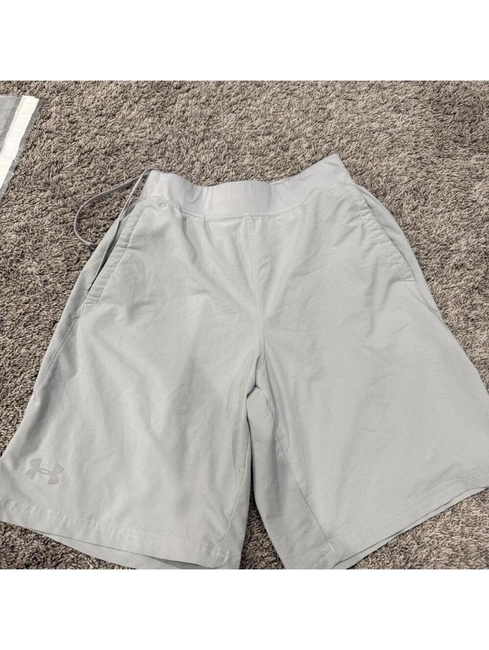 Under Armour Men's Light Gray Athletic Shorts Size Small